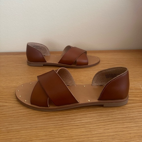 Universal Thread Sandals - Picture 3 of 6